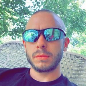 Meet your Posher, Ethan